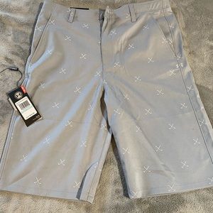 UNDER ARMOUR - BOYS GOLF SHORTS